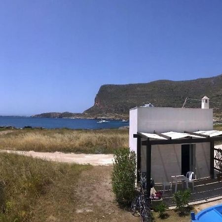 Il Cubo, monovano col mare su tre fronti. Favignana Esterno foto