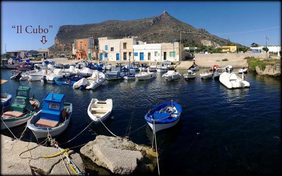 Il Cubo, monovano col mare su tre fronti. Favignana Esterno foto